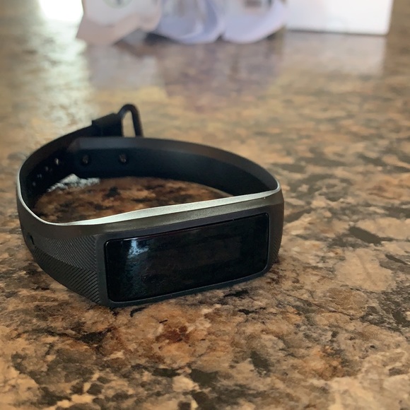 Fit bit - Picture 2 of 4